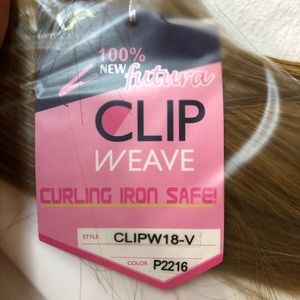 NEW 9 pc 18” clip in extensions weave by Vivica A Fox